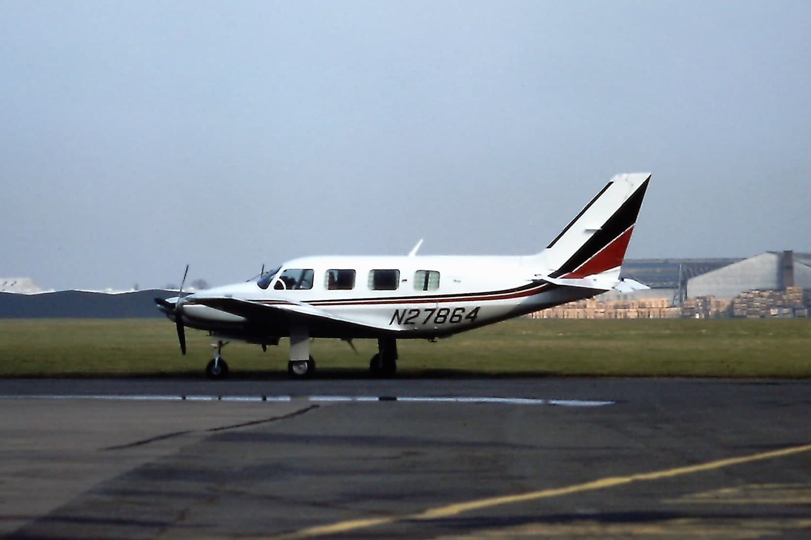 N27864 — Twin-engine aircraft