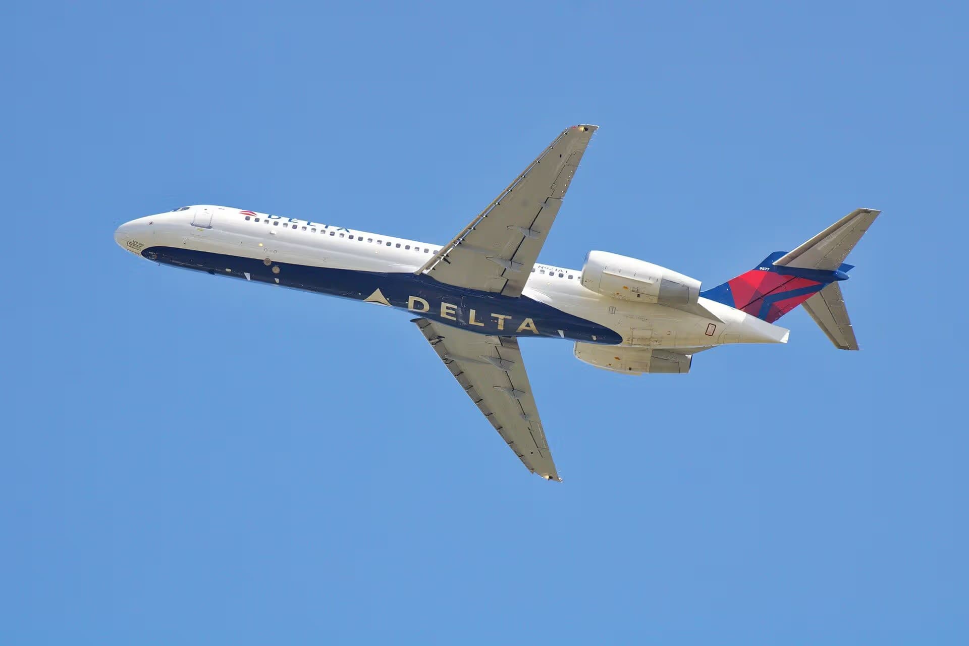 N921AT — Boeing