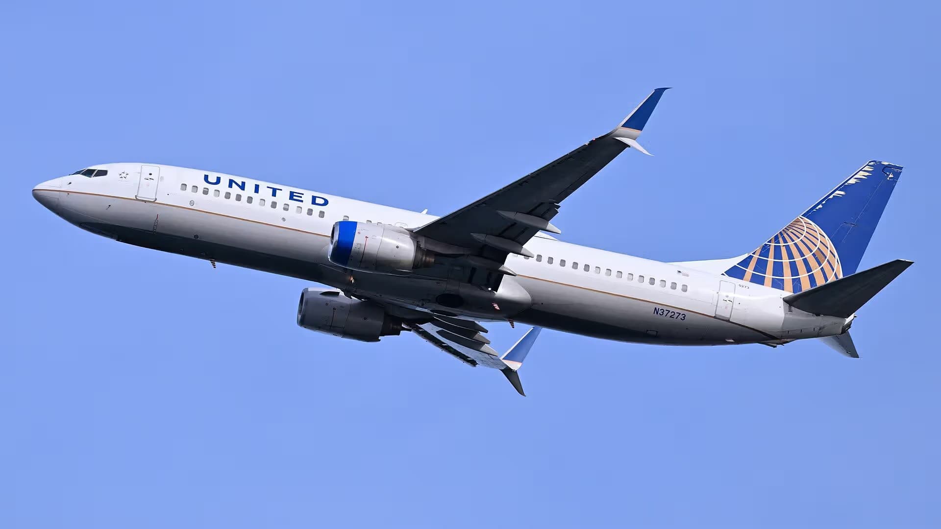 N37273 — Boeing