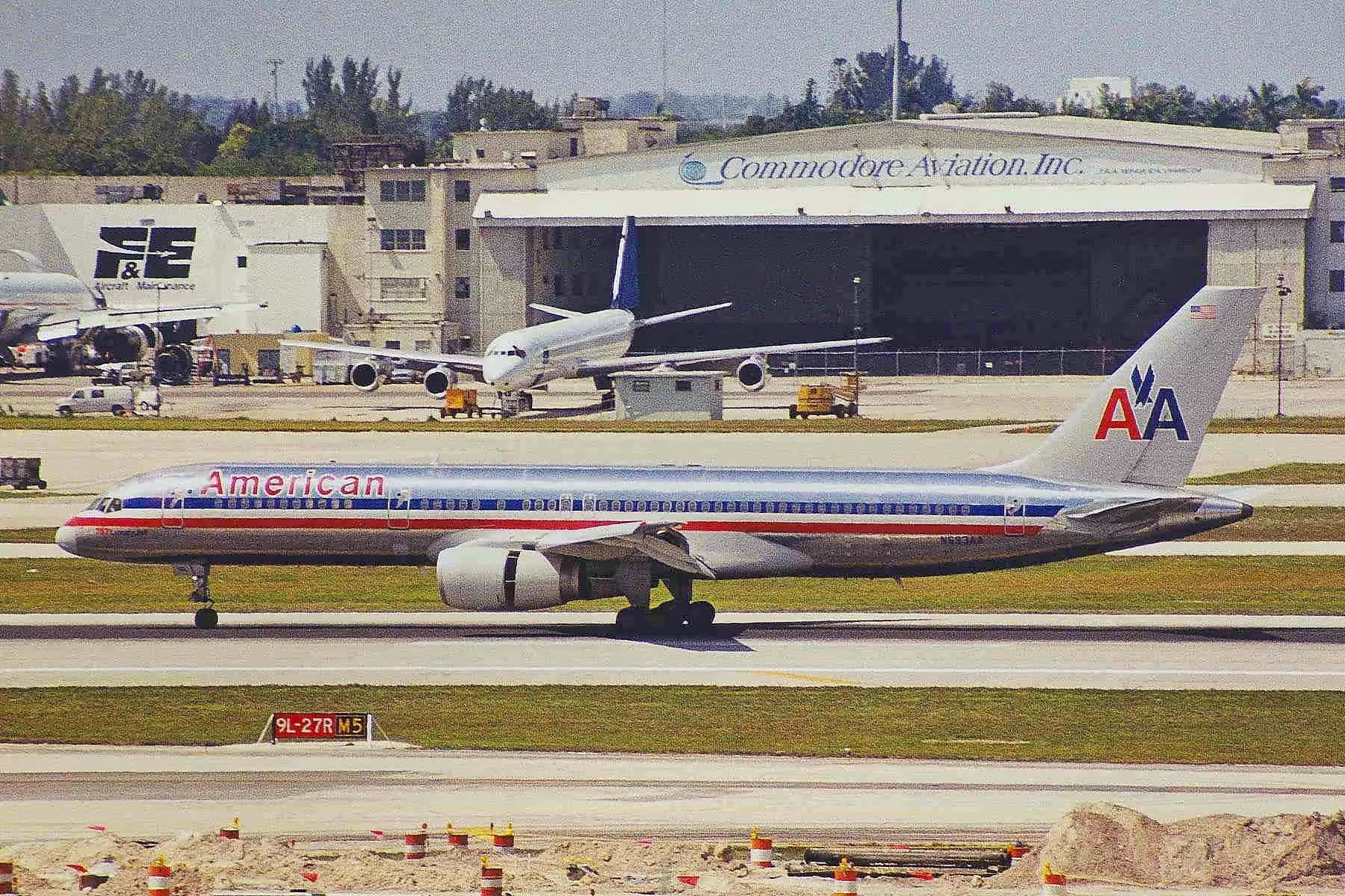 N693AA — Boeing