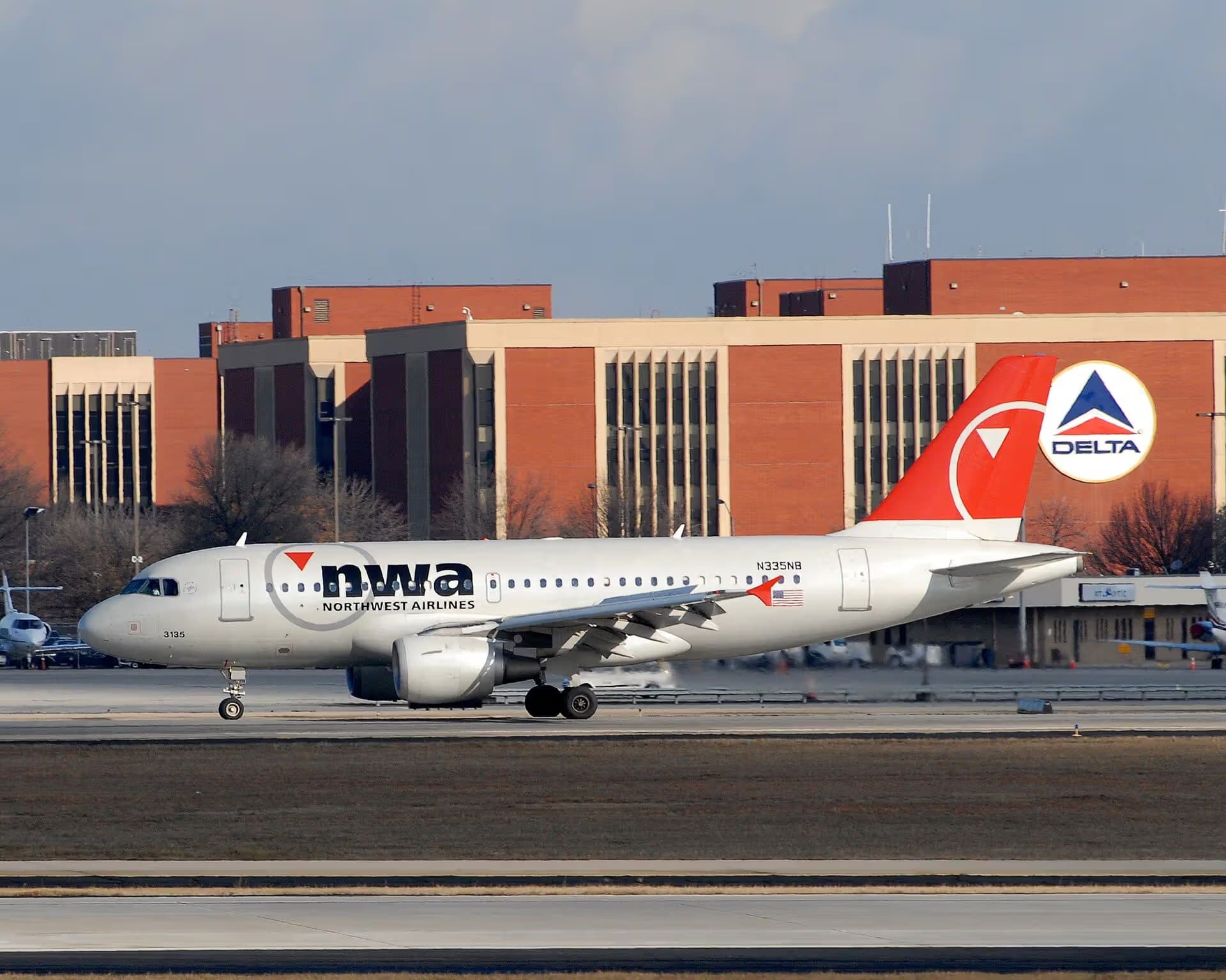 N335NB — Airbus