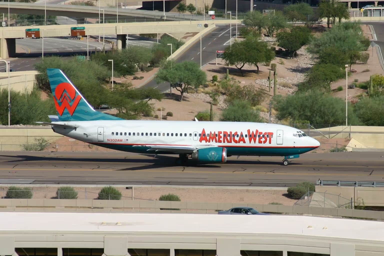 N302AW — Twin-engine aircraft