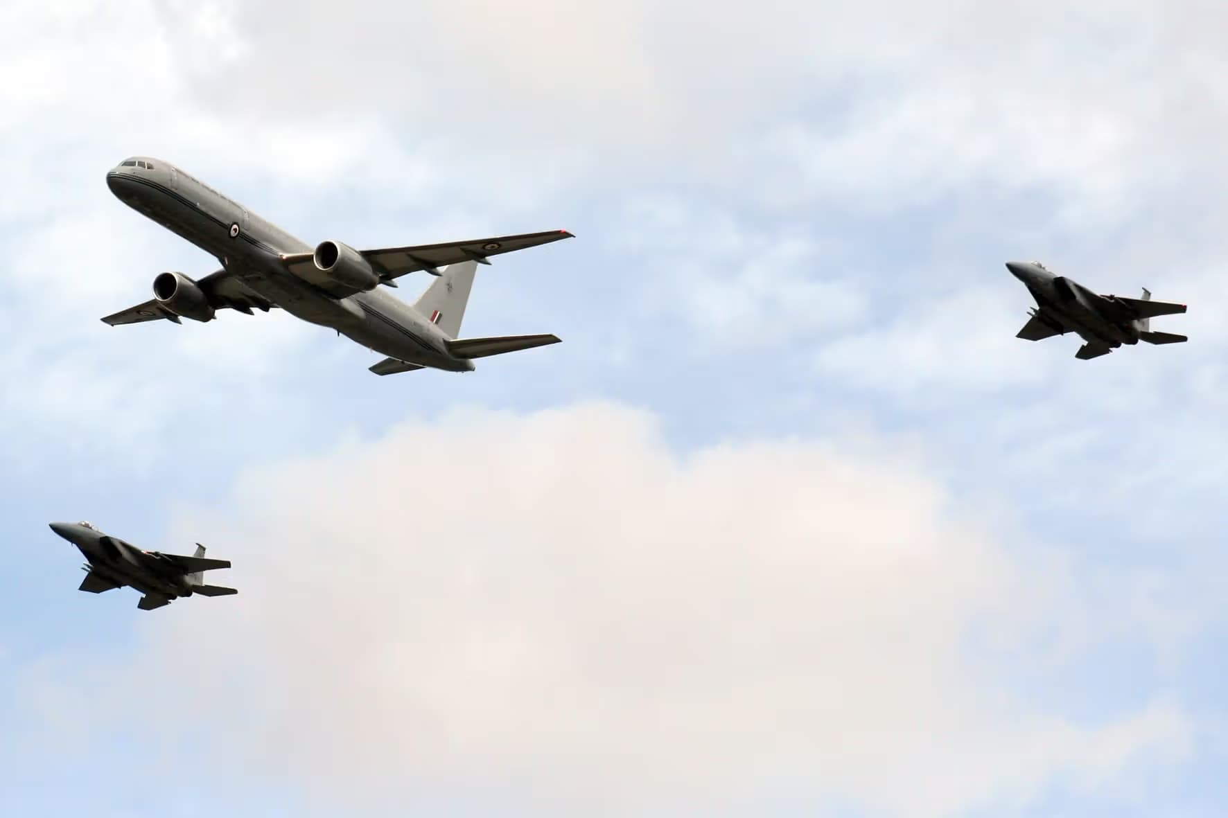 Unidentified — Twin-engine aircraft