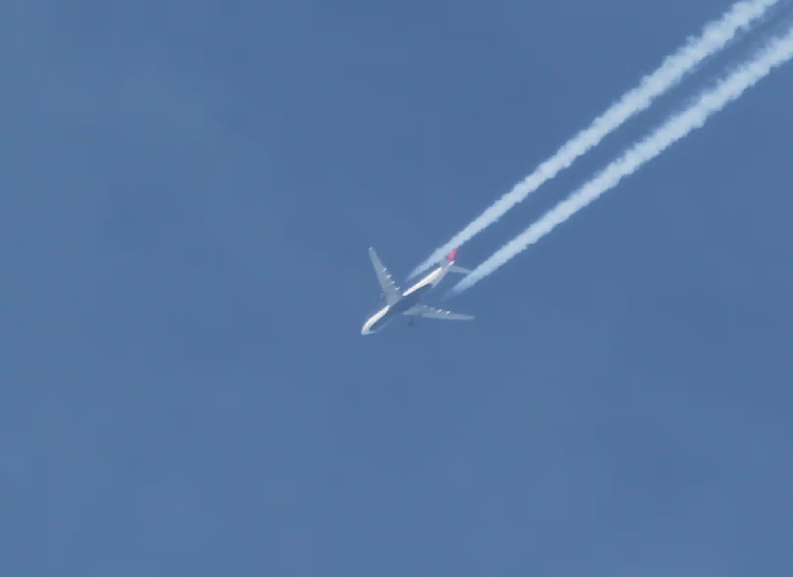 N803NW — Twin-engine aircraft