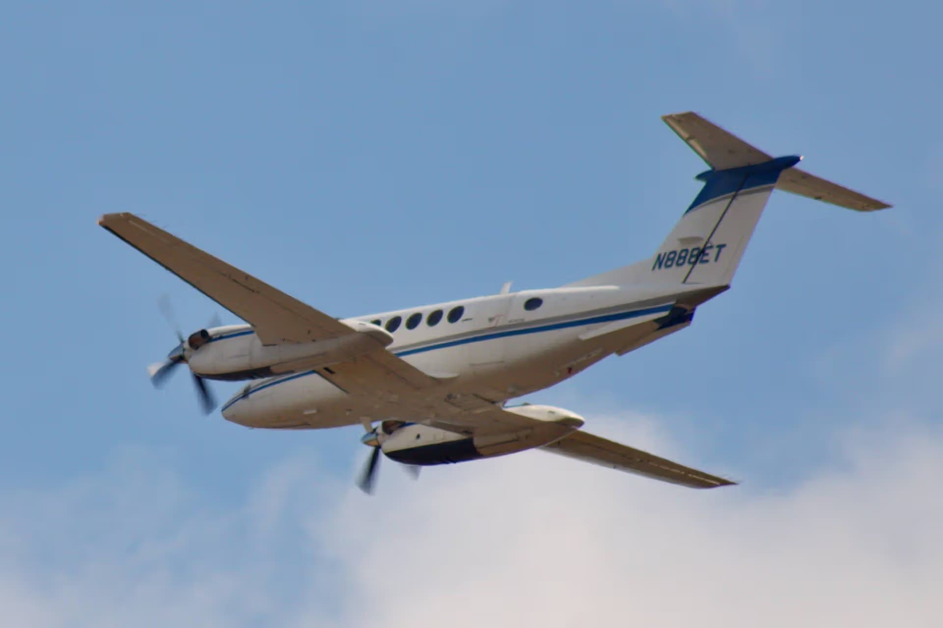 N888ET — Twin-engine aircraft