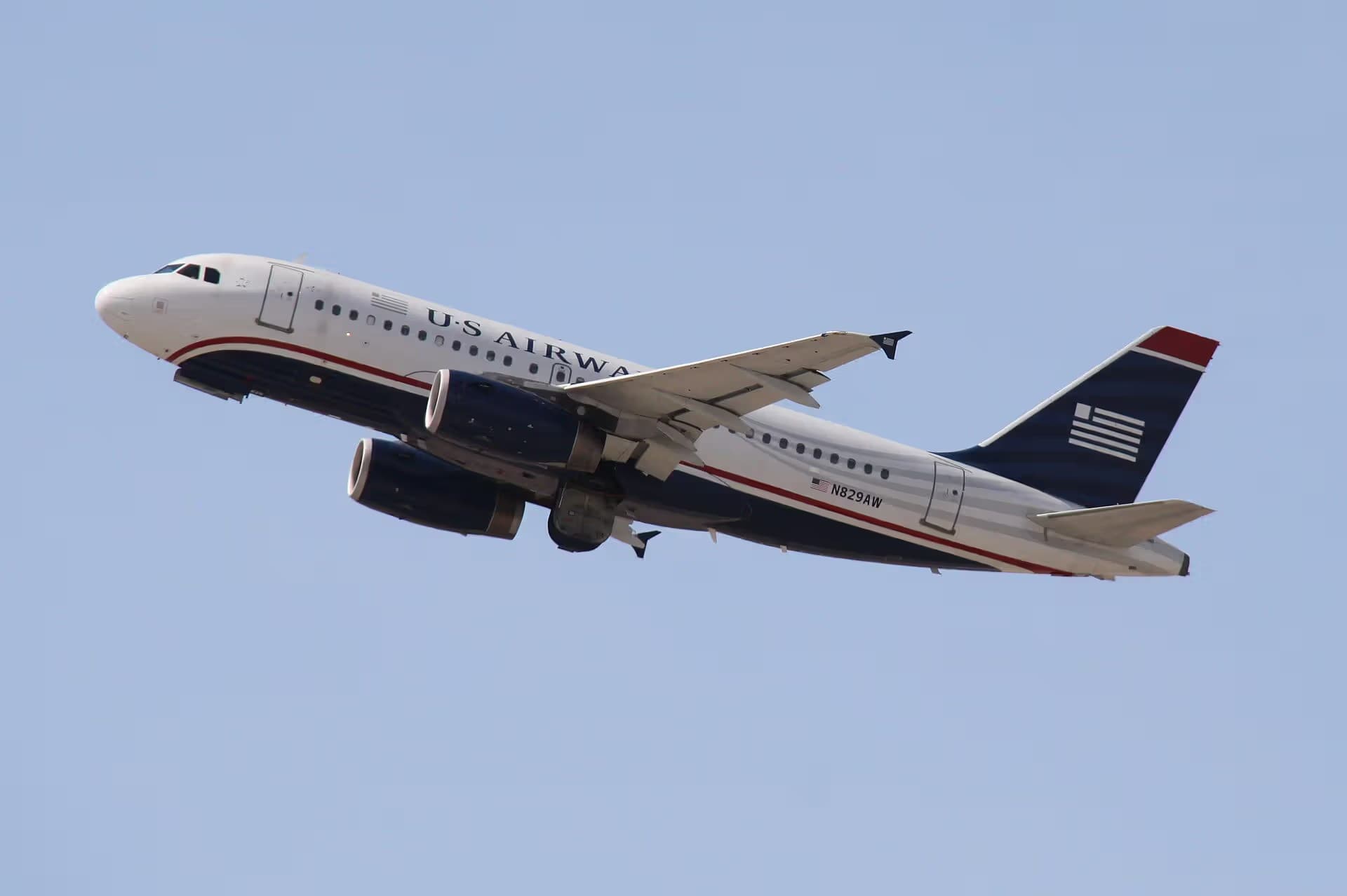 N829AW — Twin-engine aircraft
