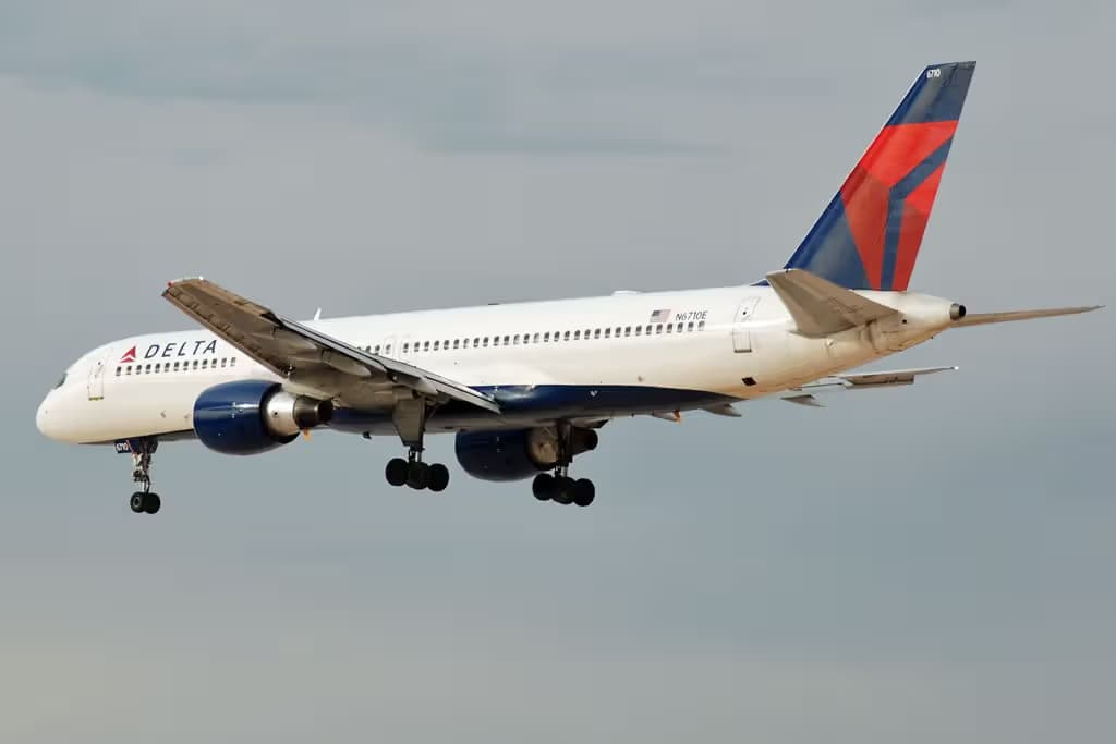 N6710E — Boeing