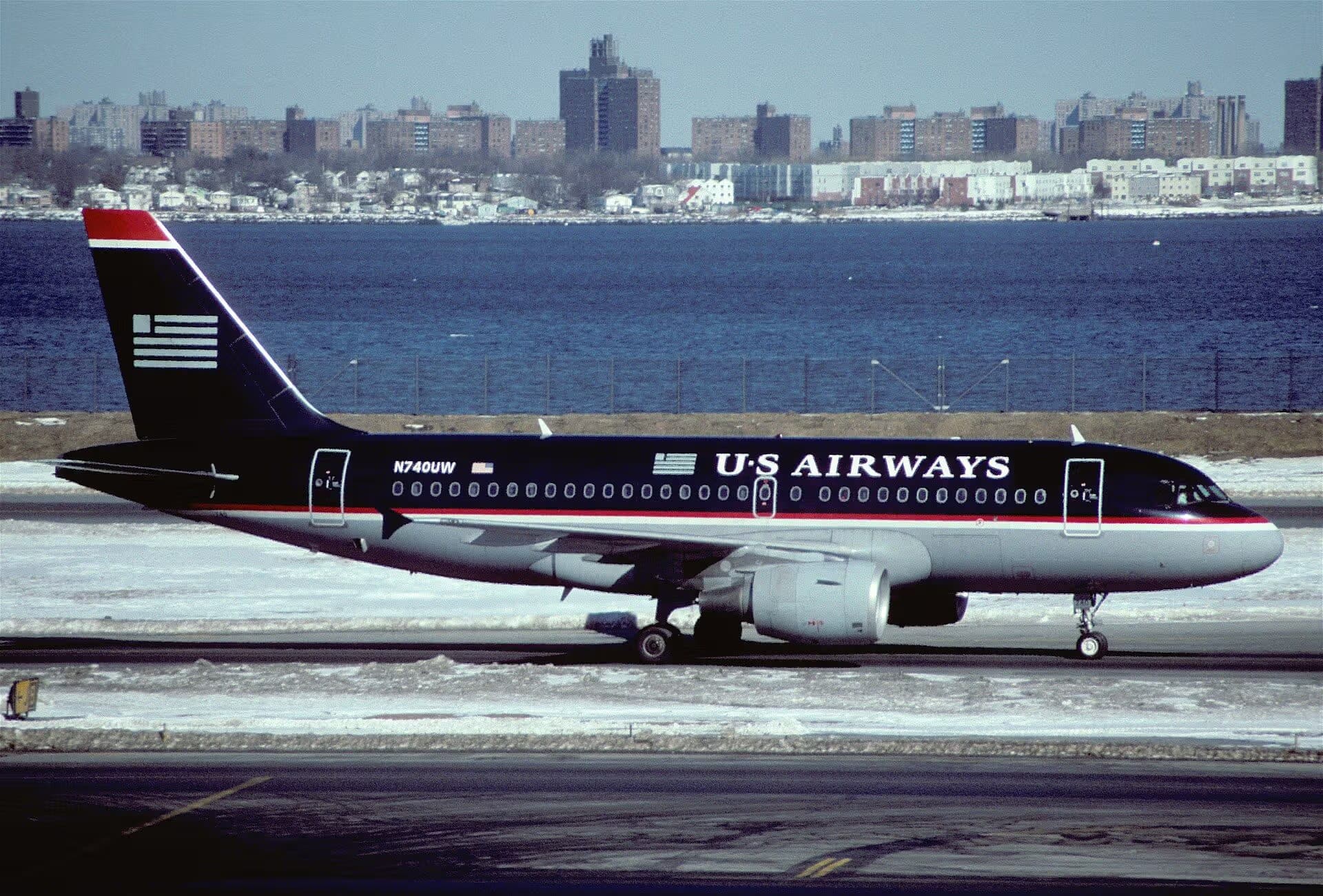 N740UW — Airbus