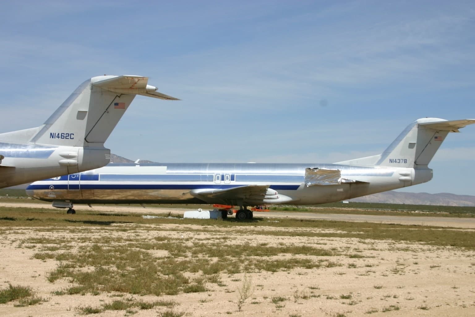 N1437B — Aircraft