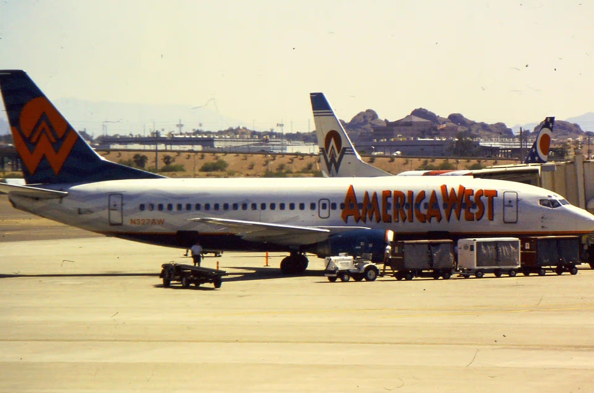 N327AW — Boeing