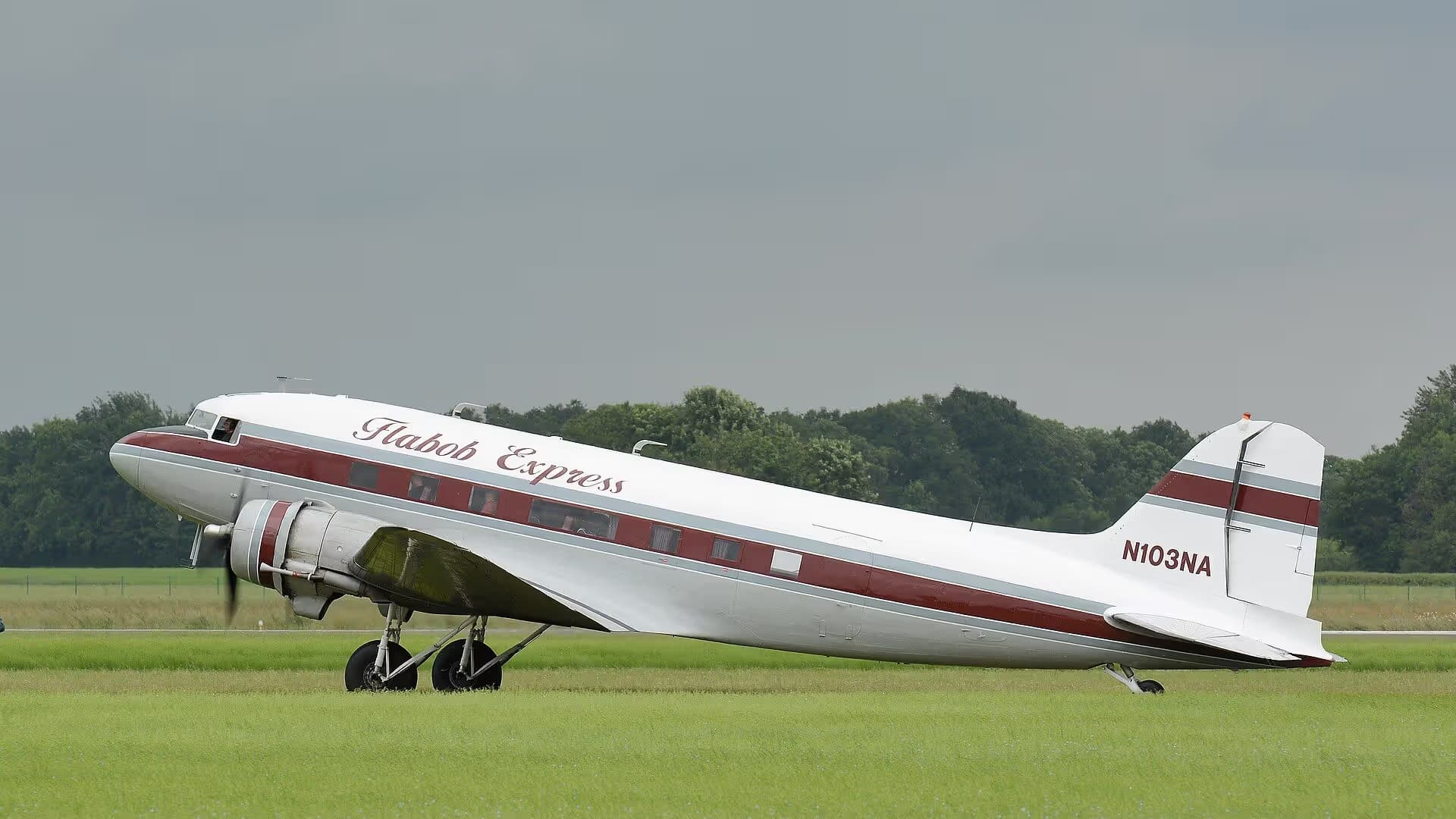 N103NA — Douglas