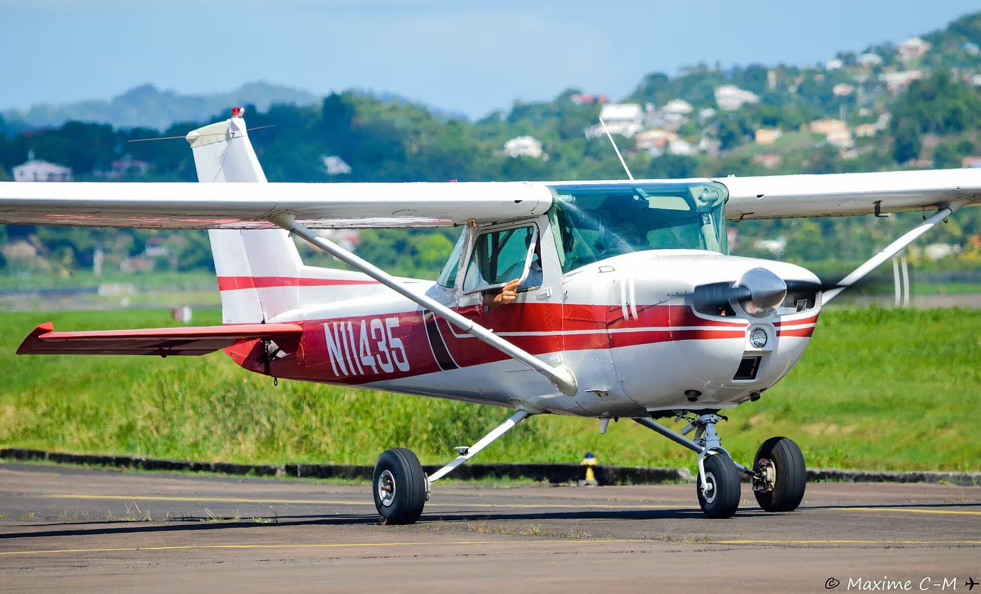 N11435 — Single-engine aircraft