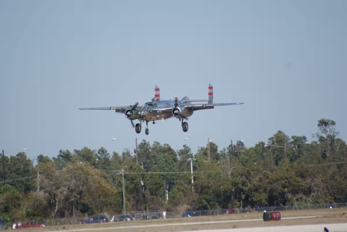 Unidentified — Twin-engine aircraft