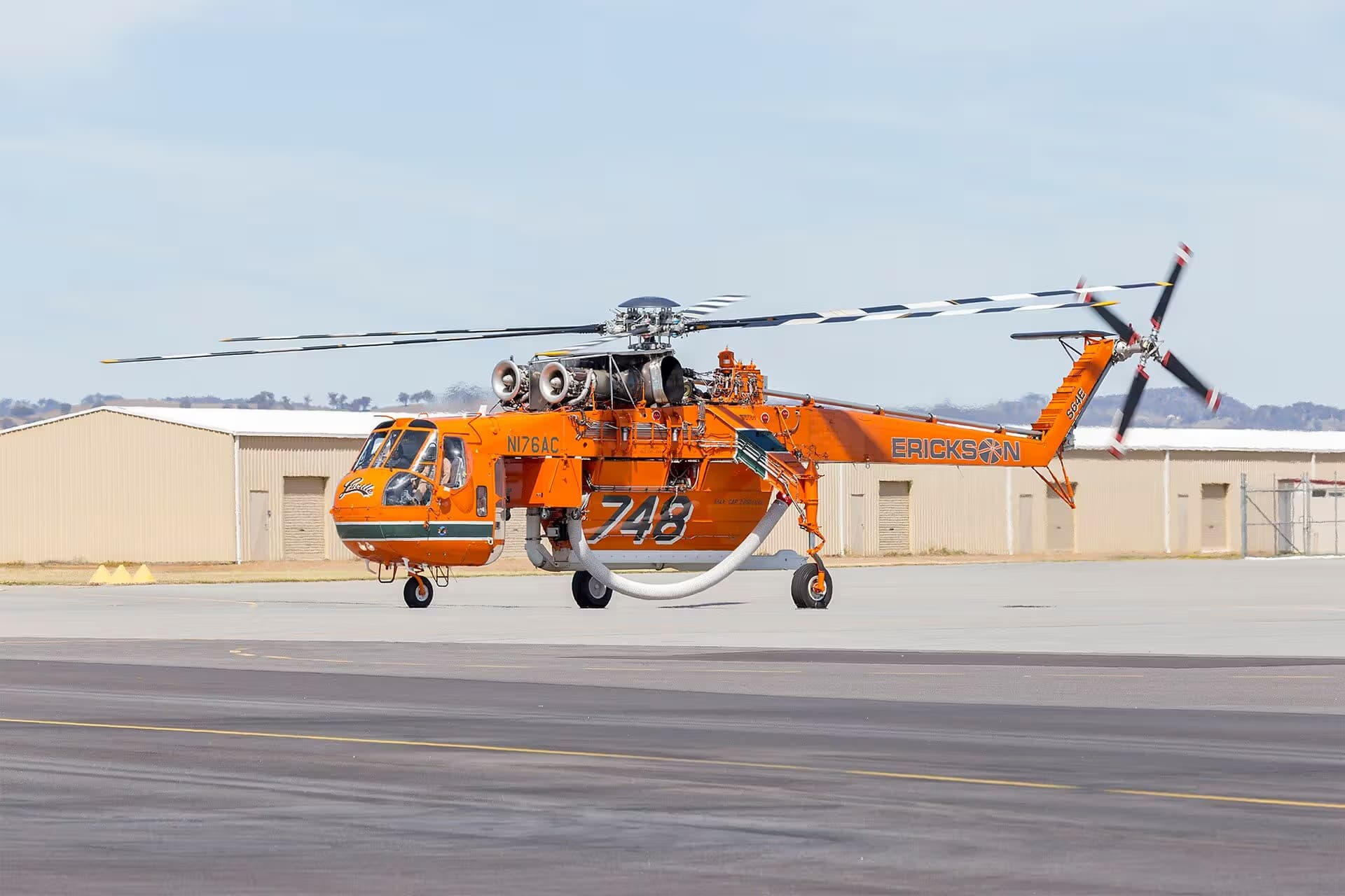 N176AC — Helicopter at Wagga Wagga Airport