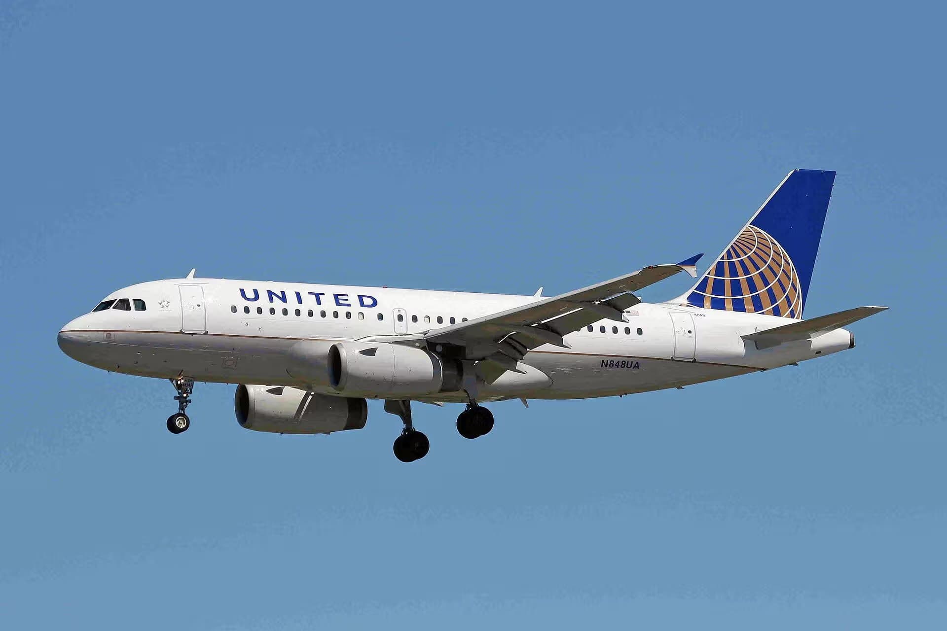N848UA — Airbus