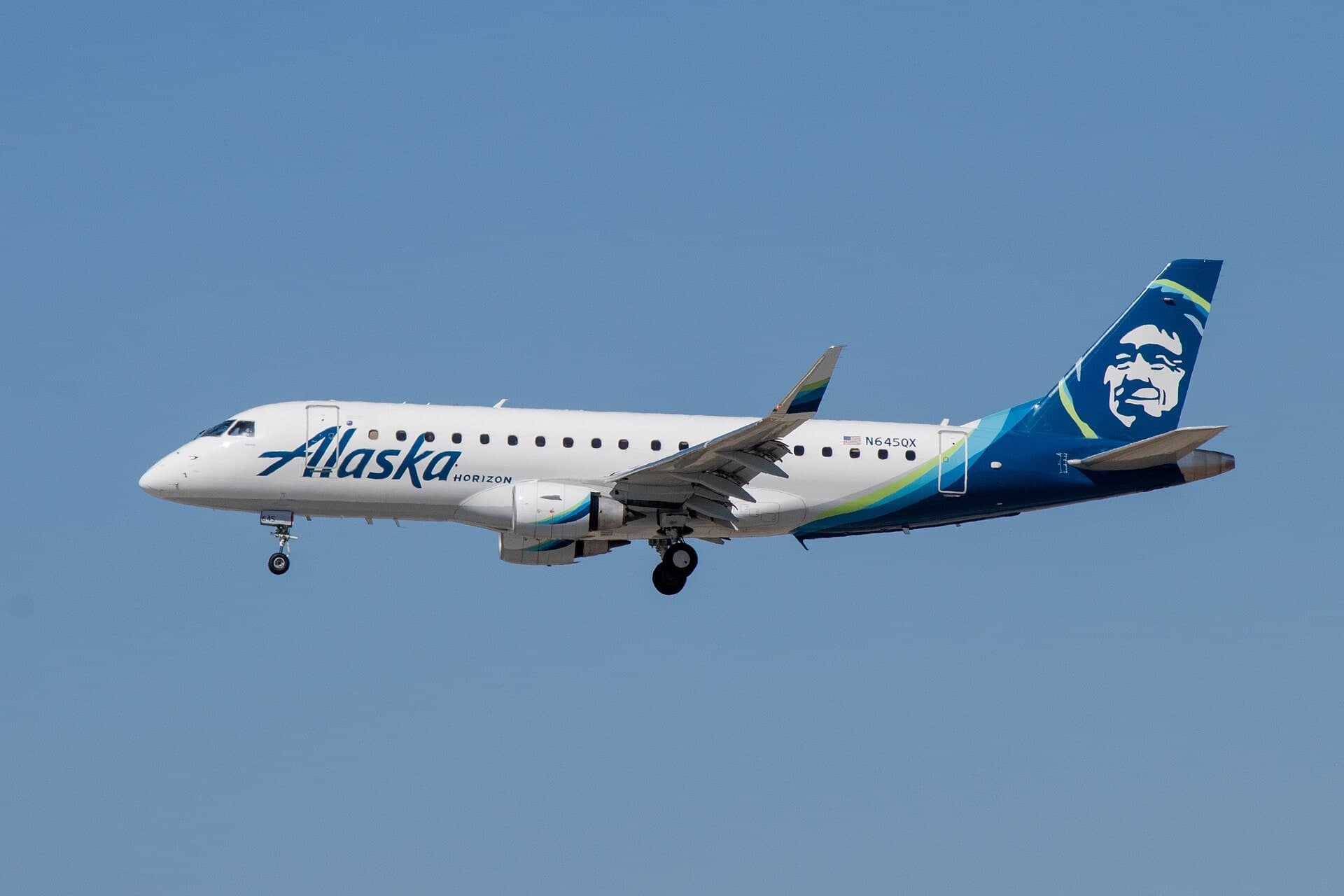 N645QX — Twin-engine aircraft