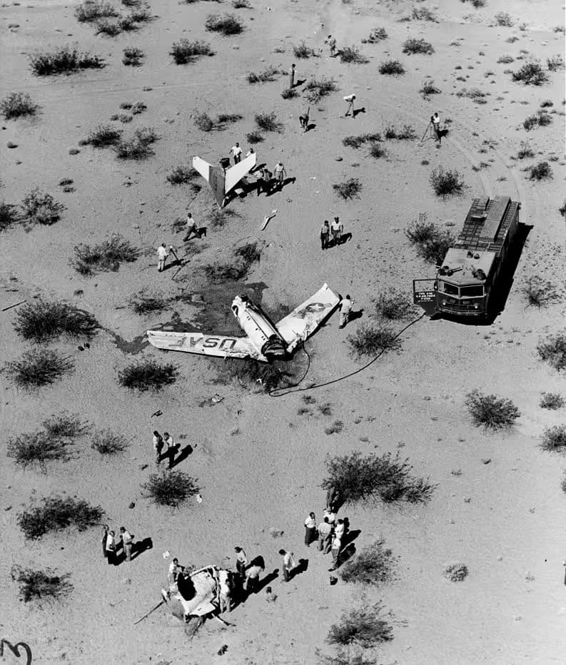 Unidentified — Single-engine aircraft