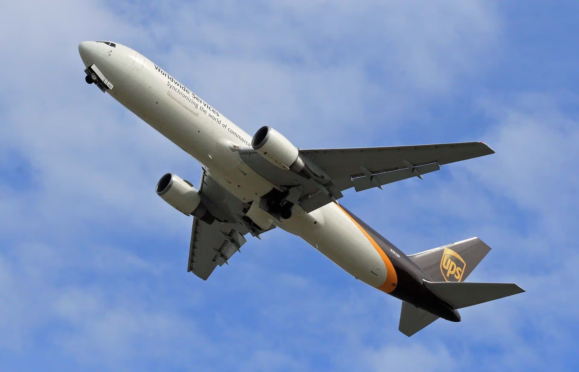 N301UP — Twin-engine aircraft