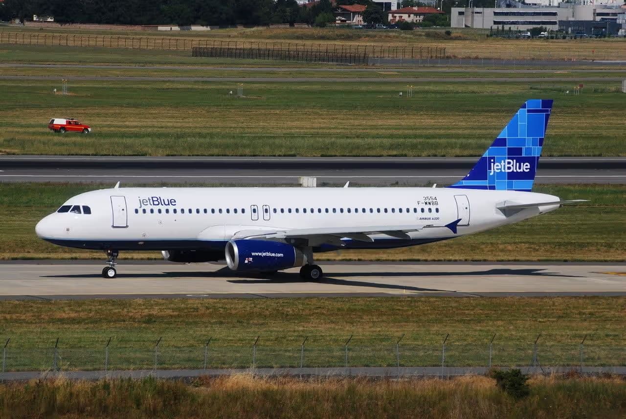 N715JB — Airbus
