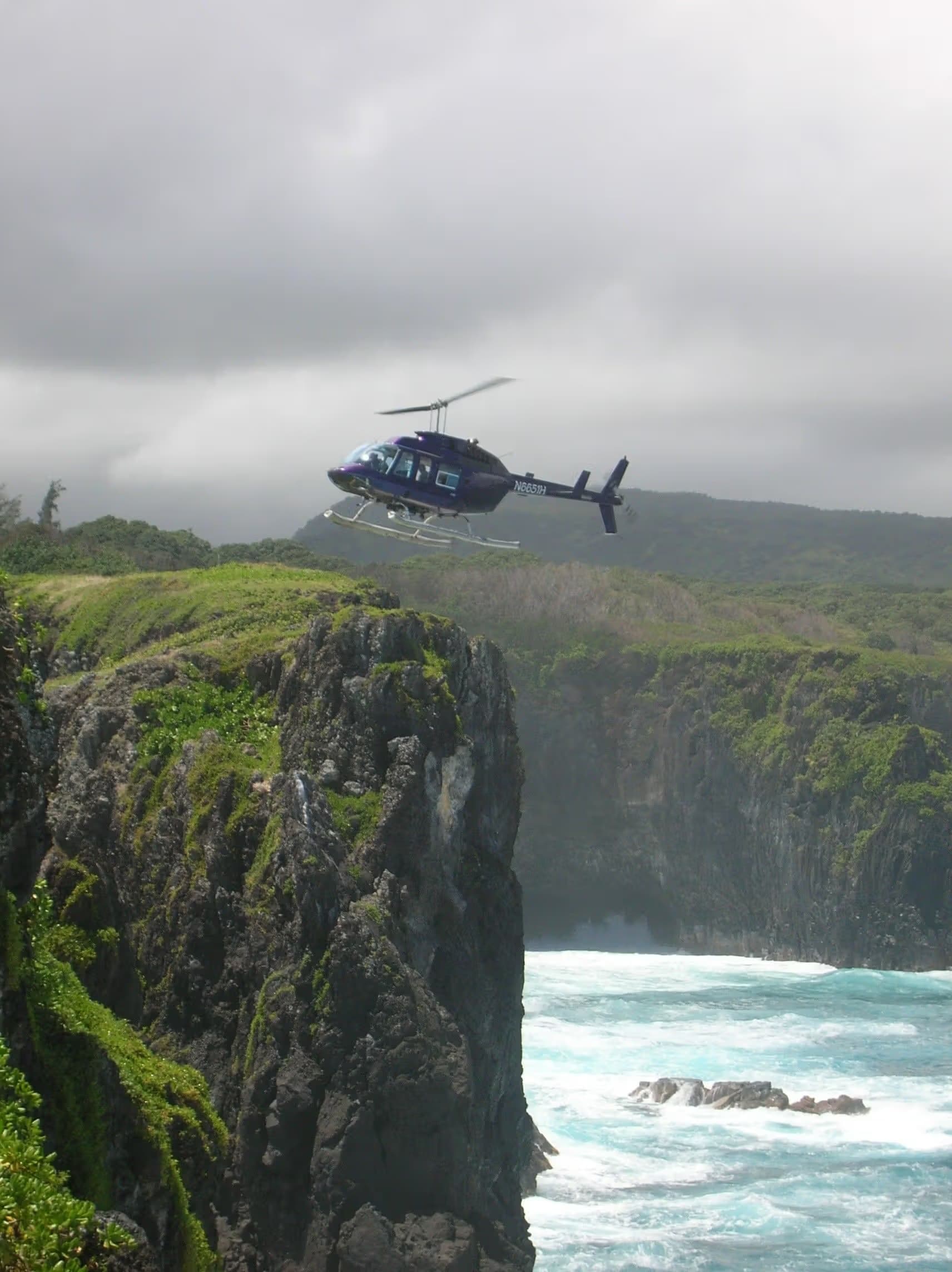 N6651H — Helicopter