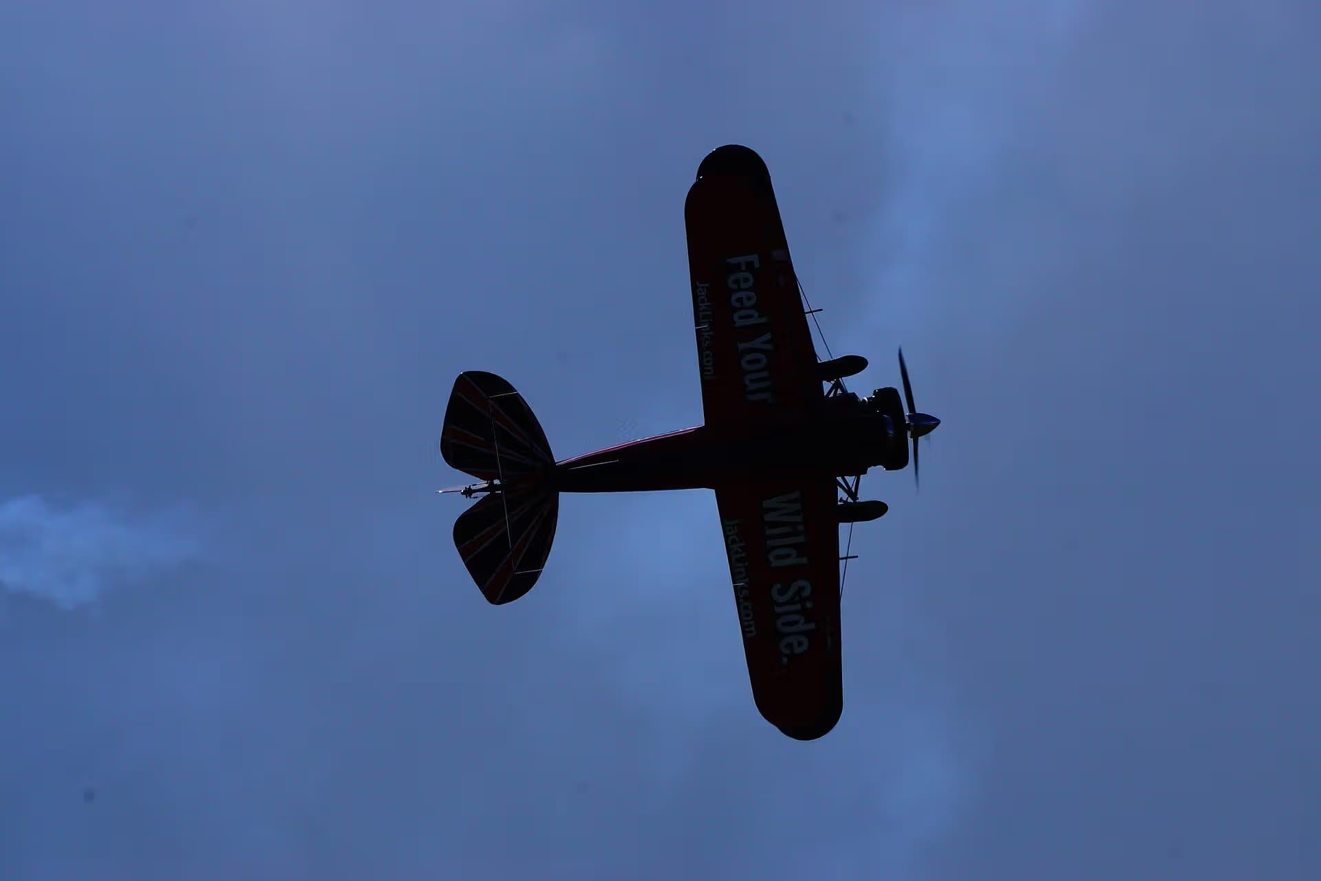 Unidentified — Single-engine aircraft