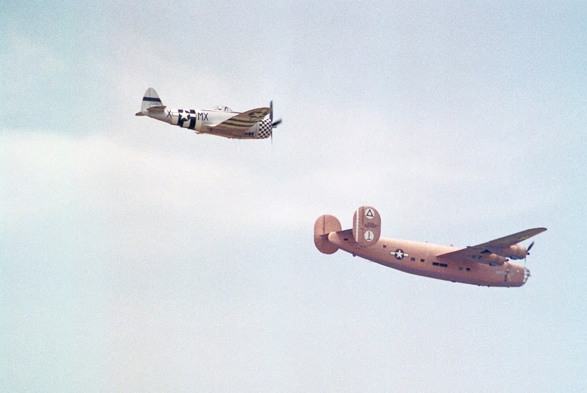 Unidentified — Single-engine aircraft