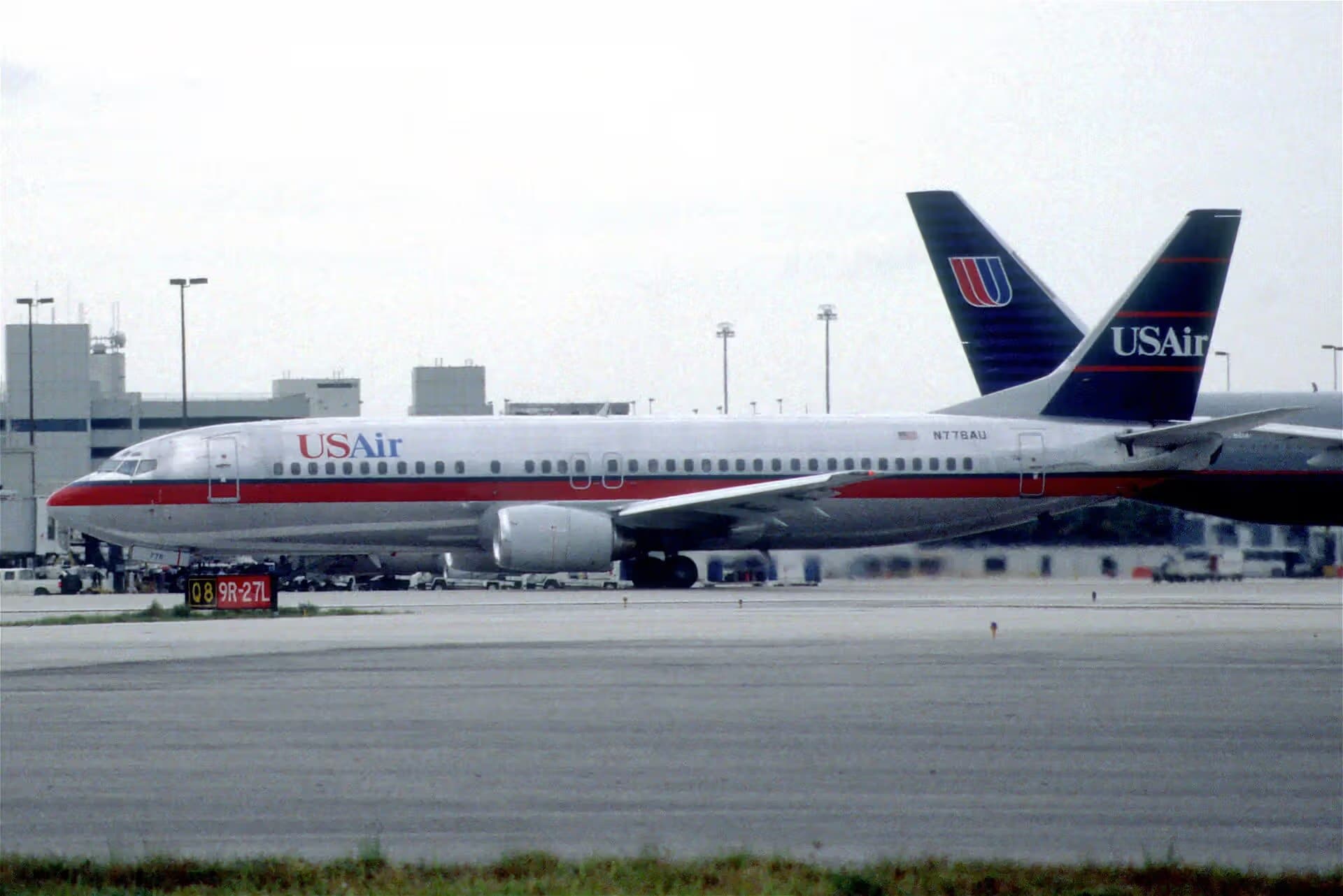 N778AU — Twin-engine aircraft