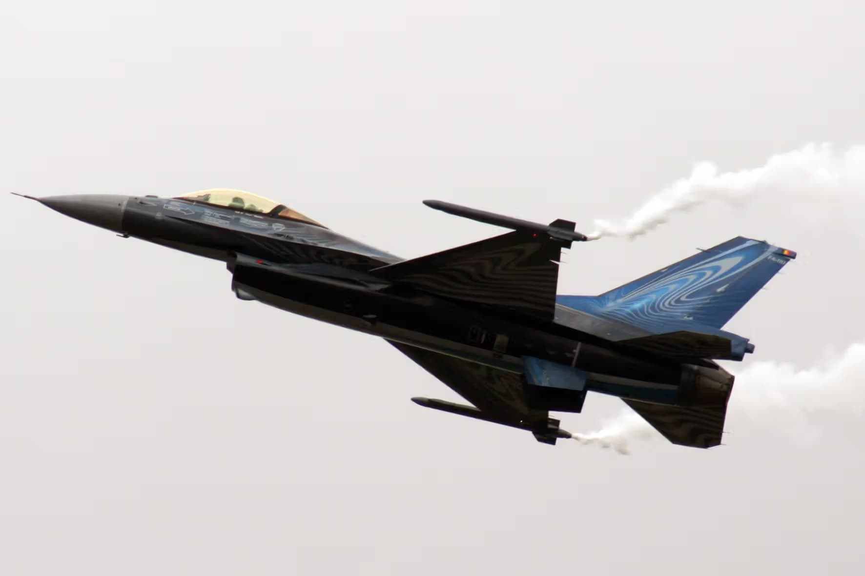 Unidentified — Single-engine aircraft