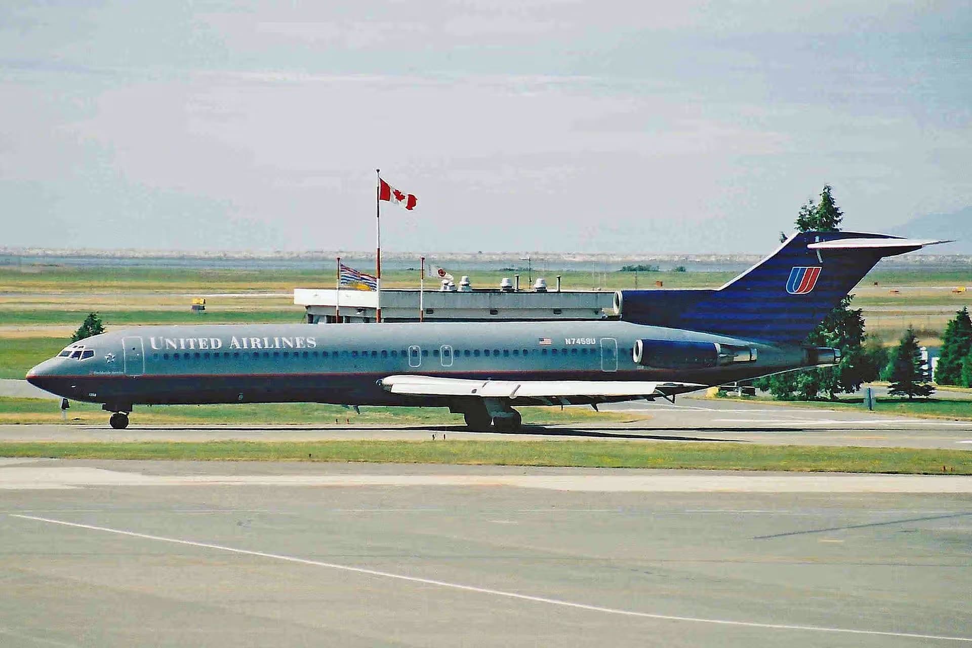 N7458U — Aircraft