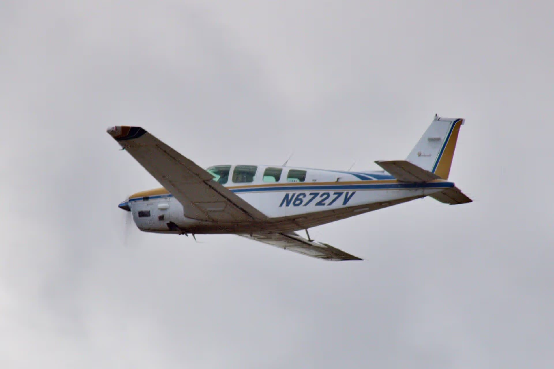 N6727V — Beechcraft