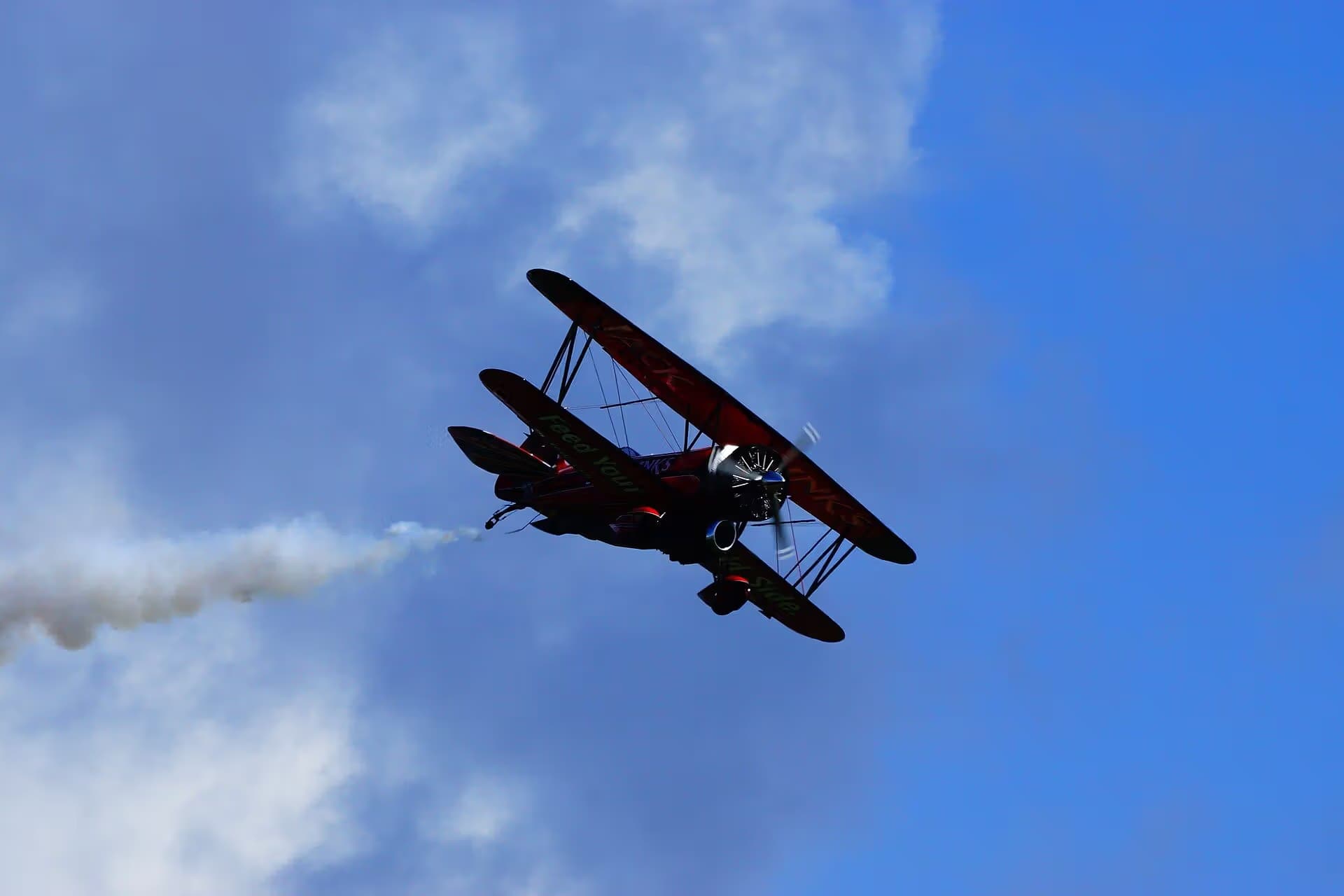 Unidentified — Single-engine aircraft