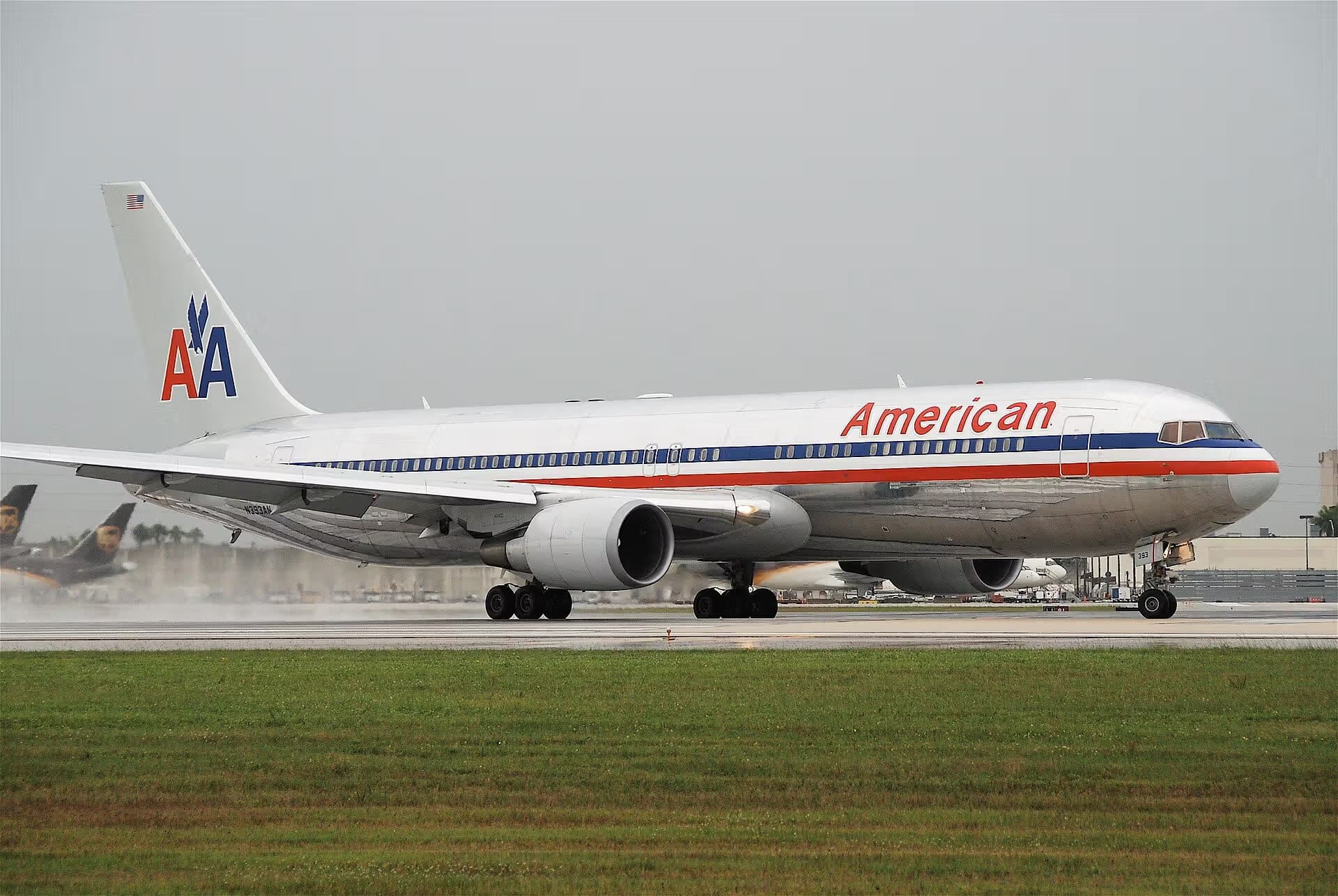 N393AN — Boeing