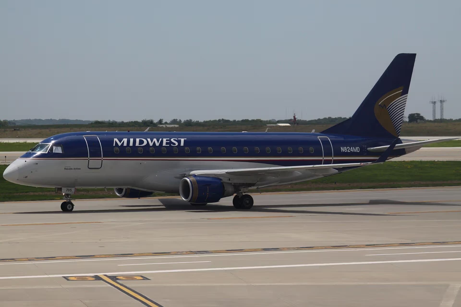 N824MD — Embraer
