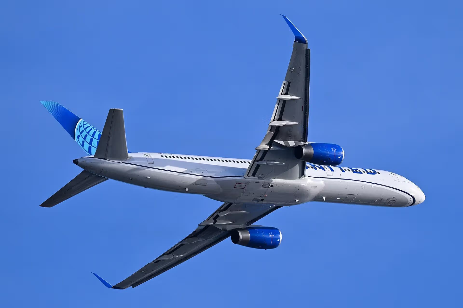 N34137 — Boeing