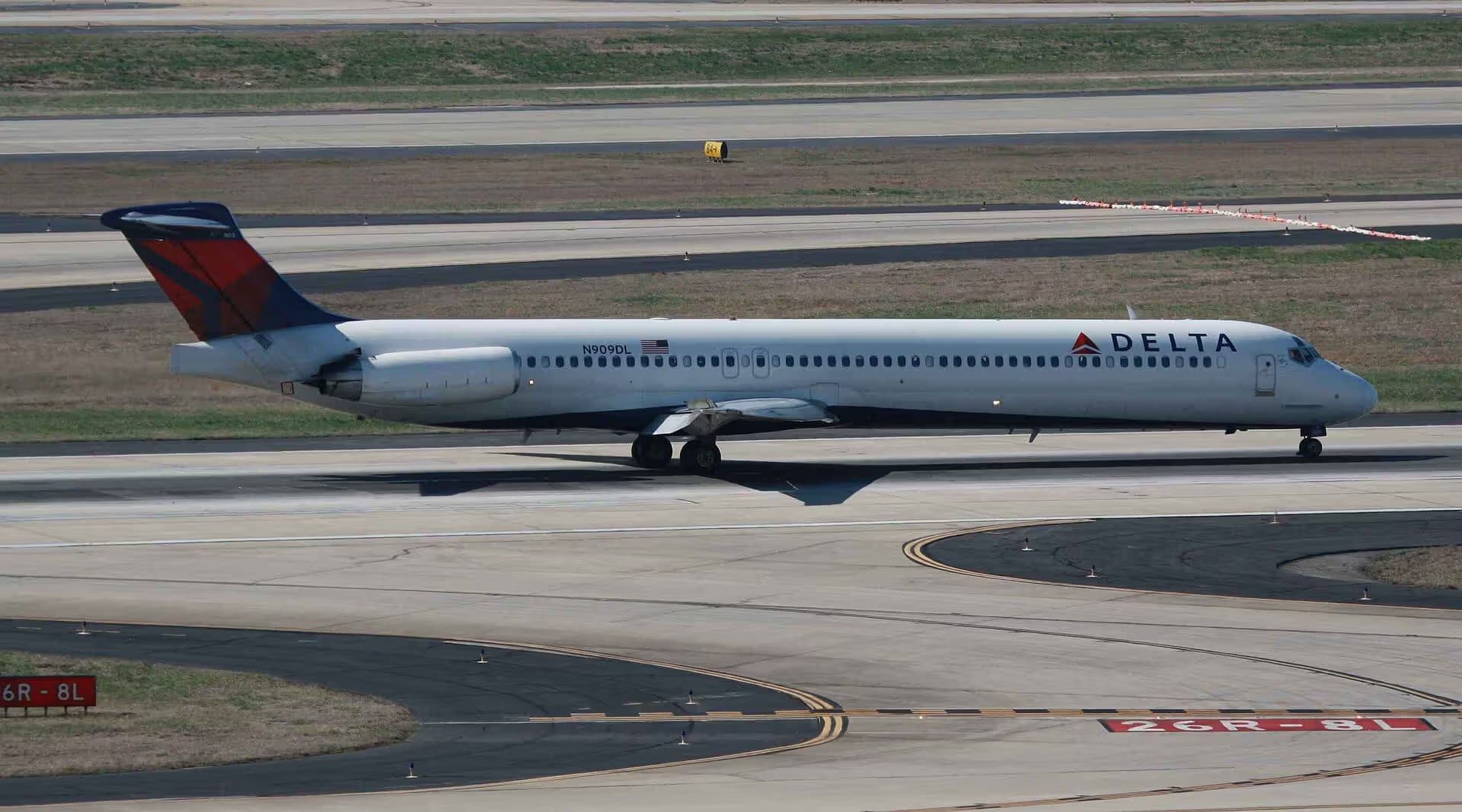 N909DL — Aircraft