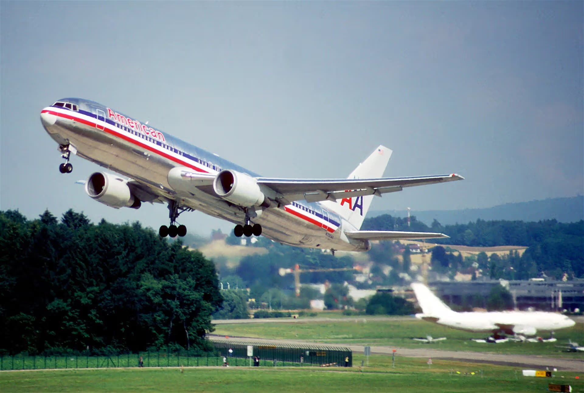 N352AA — Boeing