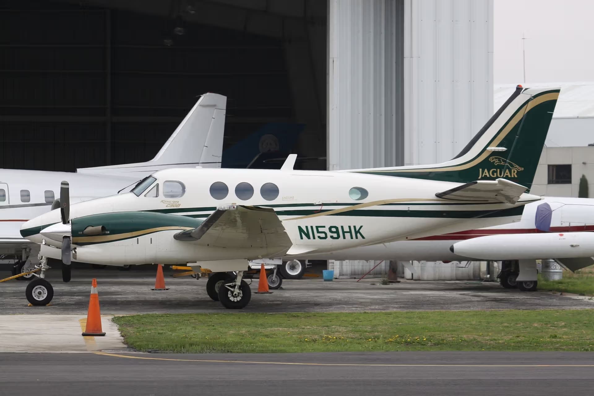 N159HK — Twin-engine aircraft