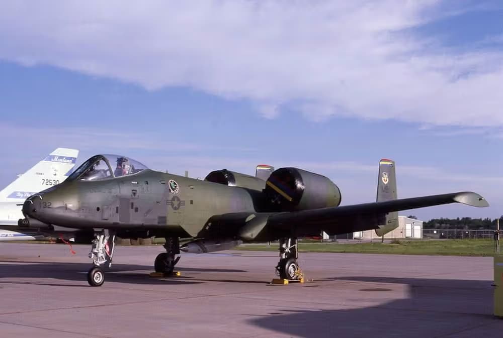 Unidentified — Twin-engine aircraft