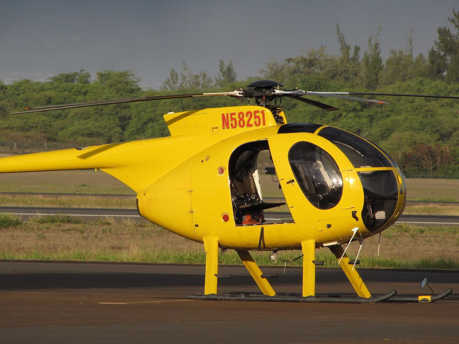 N58251 — Helicopter