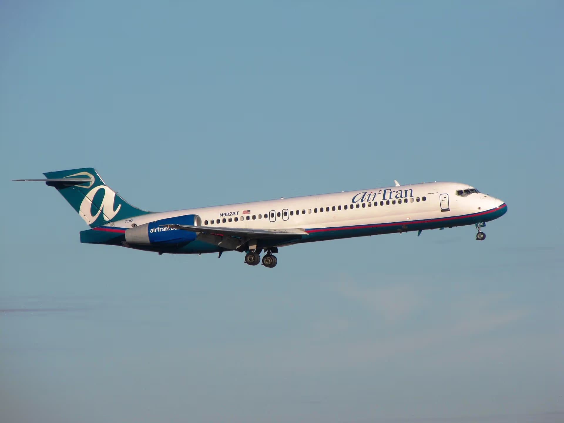 N982AT — Boeing