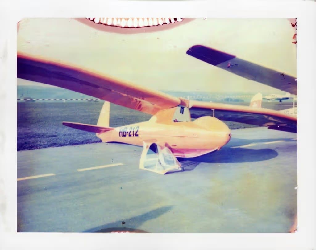 HB-212 — Glider