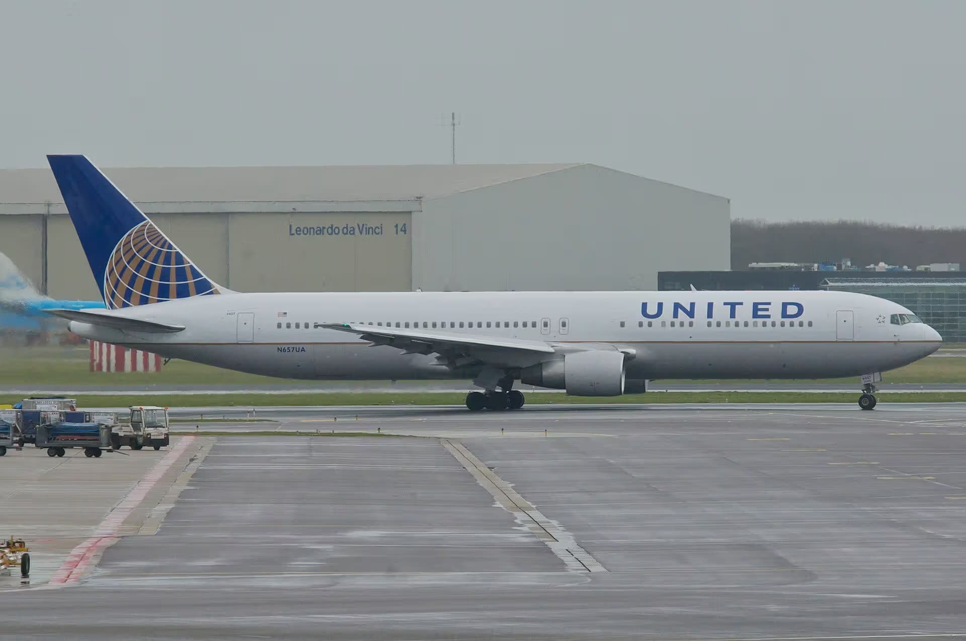 N657UA — Boeing