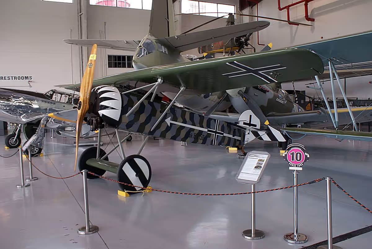 Unidentified — Single-engine aircraft