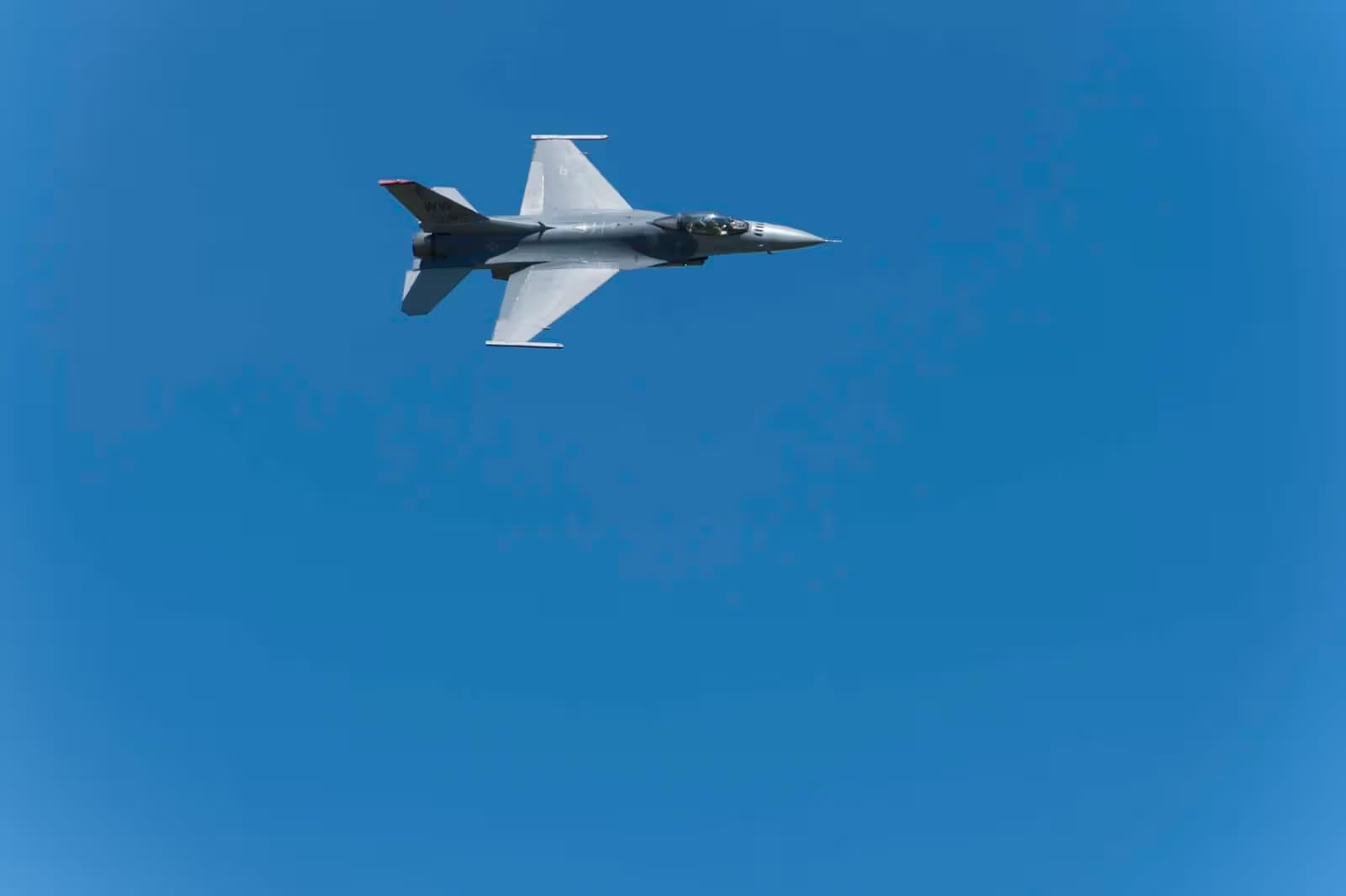 Unidentified — Single-engine aircraft