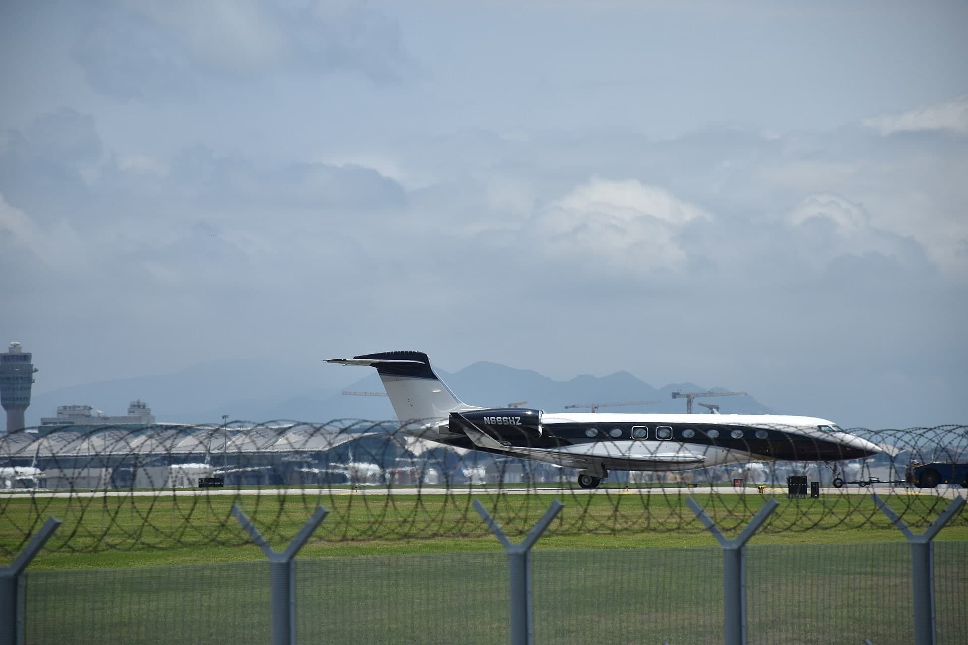 N666HZ — Business jet