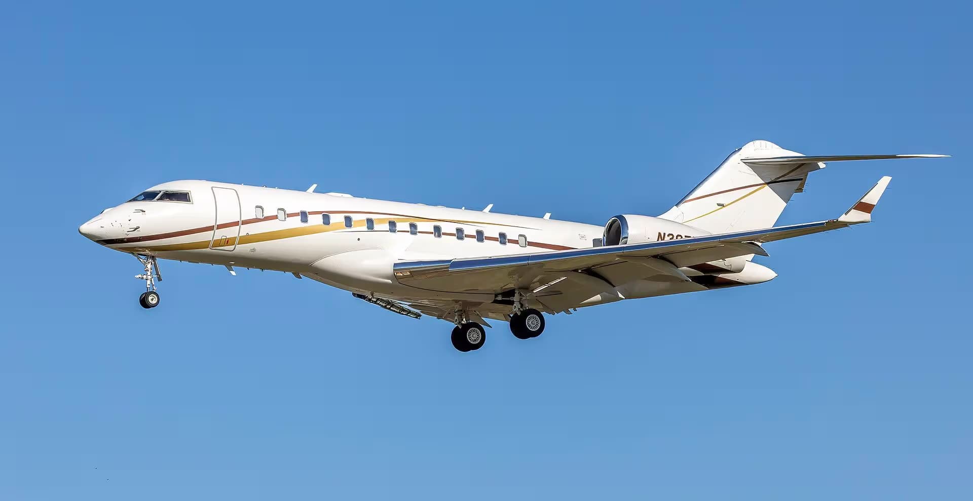 N3877 — Business jet
