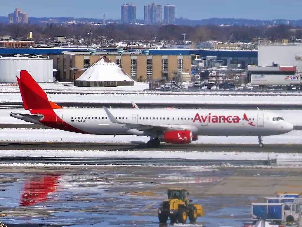 N747AV — Airbus