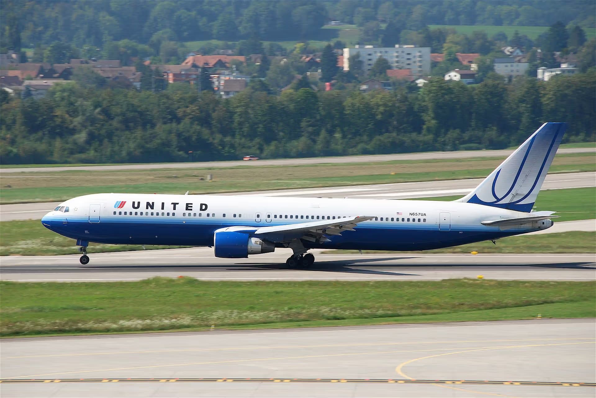 N657UA — Boeing
