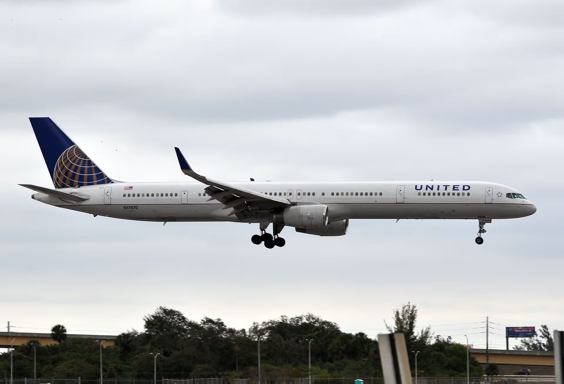 N57870 — Boeing