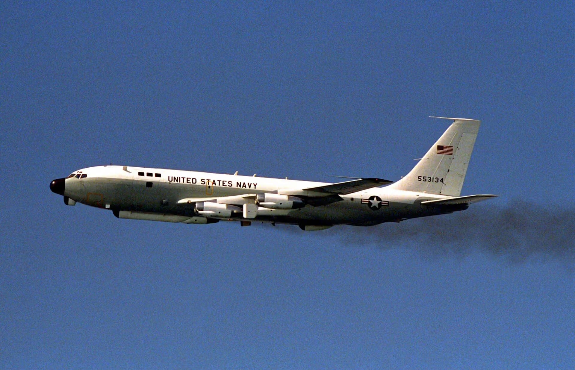 Unidentified — Aircraft at Hickam Air Force Base